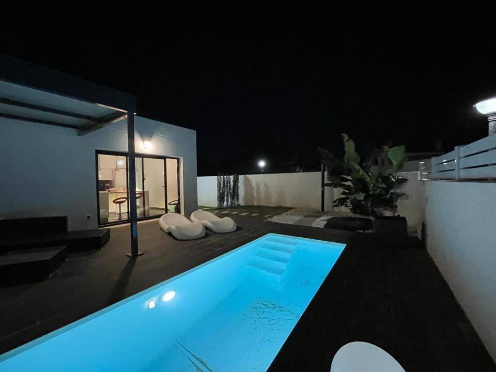 Villa Anyway Conil Un Lujo Frente Al Mar Conil De La Frontera Luaran gambar